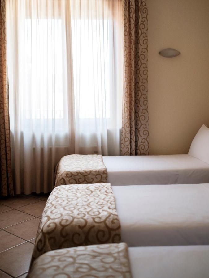 Hotel Lory Форли Экстерьер фото