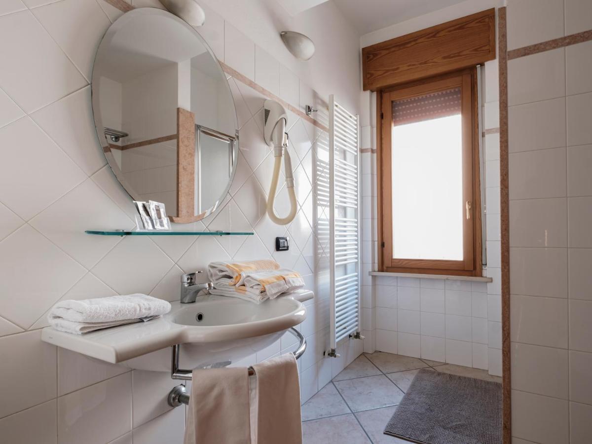 Hotel Lory Форли Экстерьер фото