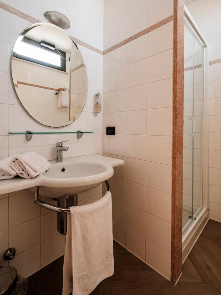 Hotel Lory Форли Экстерьер фото